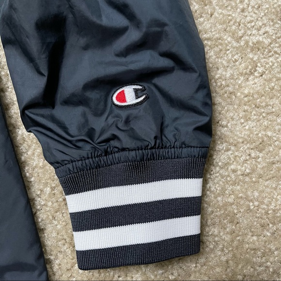 Champion windbreaker jacket size Small - Picture 7 of 8
